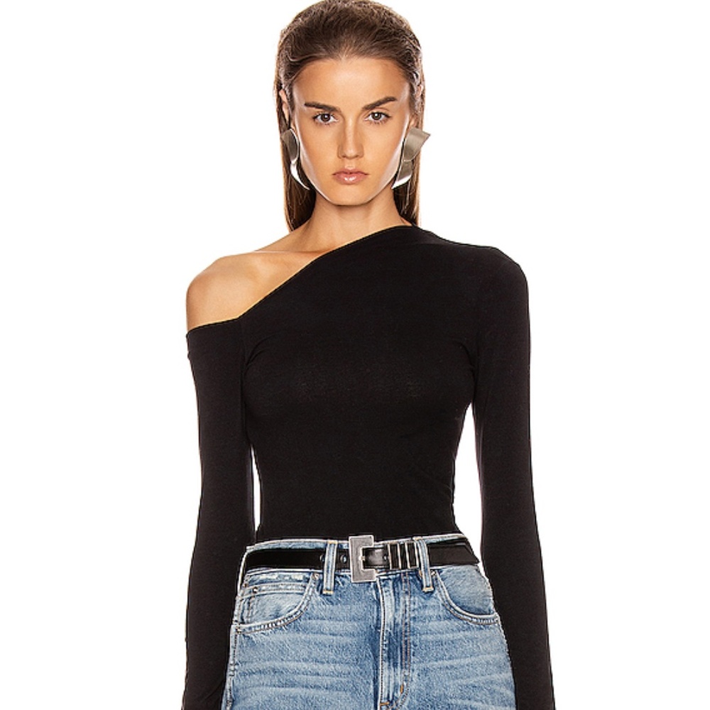 angled exposed shoulder enza costa